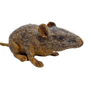 Realistic rat figurine- brown rat sculpture - Mouse Prop Decoration  - Life sized with super realistic details