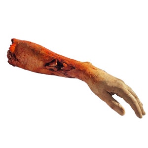 HORROR PROP film de main de femme blessée, détails de haute qualité, zombie de sang mort, main de femme zombie grandeur nature pour Halloween