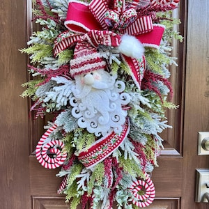 Rustic Country Santa Christmas Wreath: Red & White Mesh, Holiday Home Decor