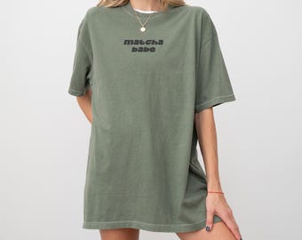 Comfort Colors® C1717 T-Shirt, Moos, Unisex-T-Shirt, trendiges Grafikshirt, minimalistisch, "Matcha Babe"