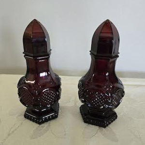 Vintage Avon Cape Cod Ruby Red Glass Star Salt & Pepper Shakers