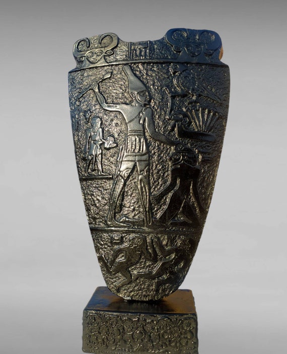 ナルメルのパレットレプリカ：古代エジプトの象形文字板 - Etsy 日本