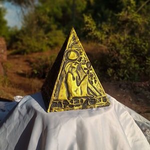 Benben Stone/Egyptian Statue Pyramid,Ramose Pyramidion,Horus pyramidion Large Size Home Decoration Product, Pyramid,Bedroom Decor,Gold decor