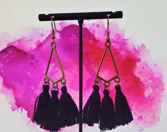 Pendientes de borla negra