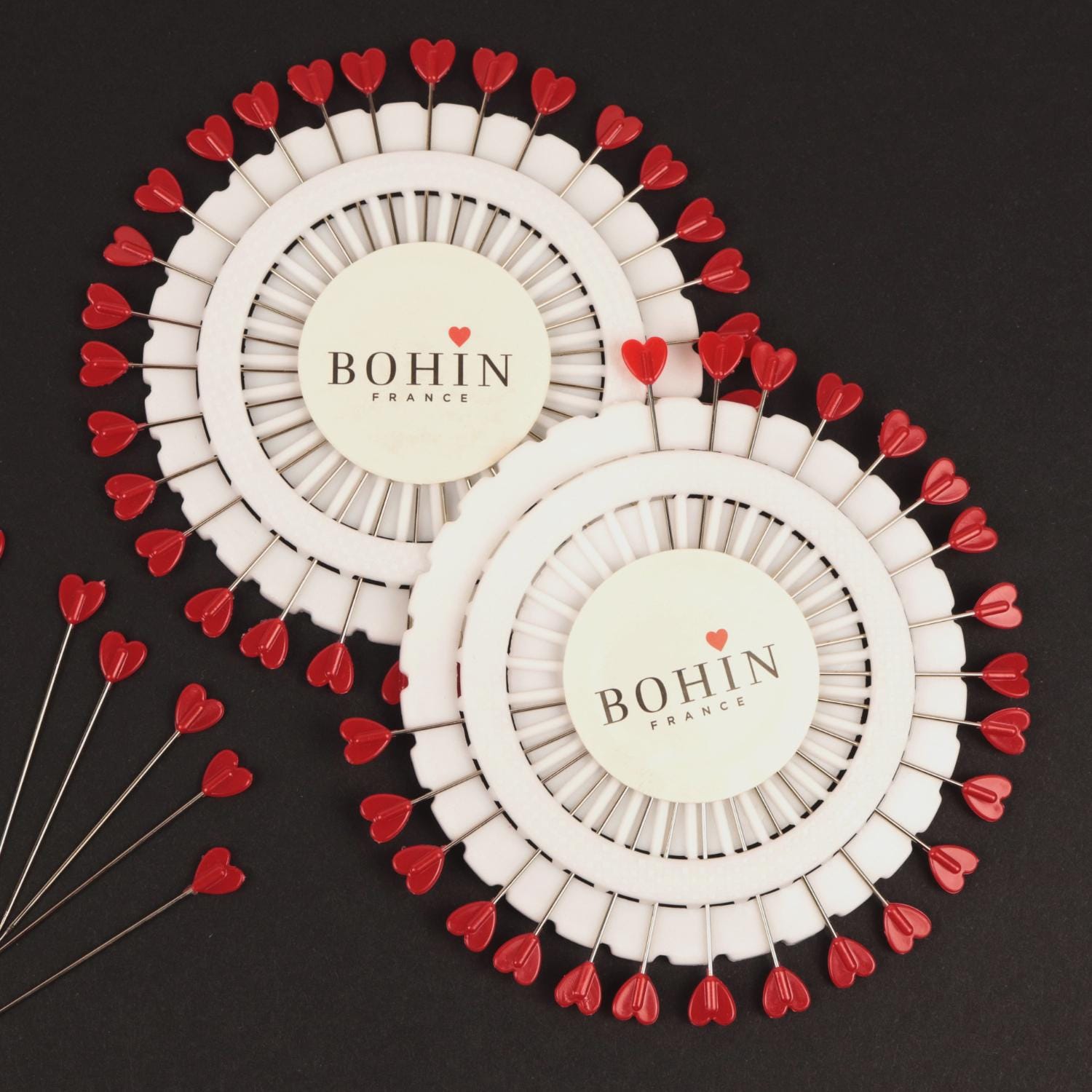 Plastic head pins - Red heart (x30) BOHIN