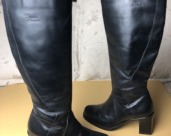 00s black leather zip up boots size US 6