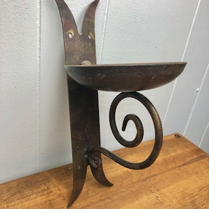 Stor vägglampa i metall med vintagemotiv, heminredning och utomhusdekoration