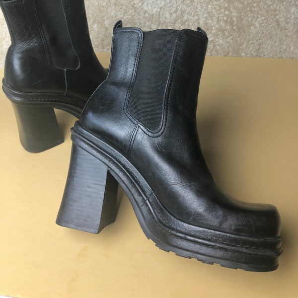 80s vintage square toe grunge platform chunky slouchy heel leather ankle boots Hippie bohemian rave party club festival bootie size 6 US