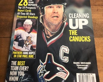 Vintage 90s Hockey magazine 1999-2000 Yearbook The Hockey News