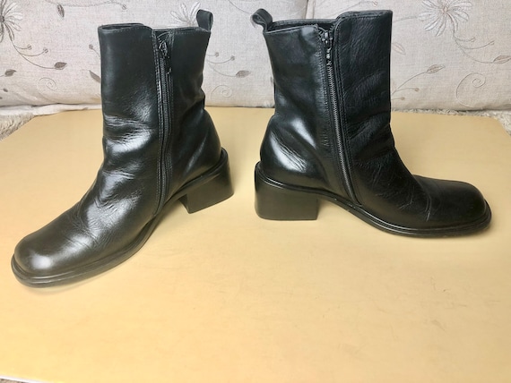 80s〜00s vintage Italy square toe boots Vintage 80s Square Toe Chunky Heel Black Leather Ankle Boots