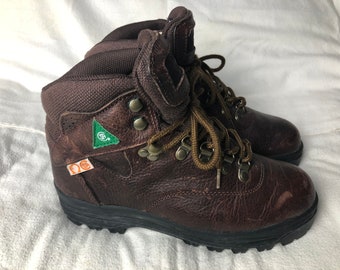 90s vintage brown leather insulated work boots steel toe leather safety wear size US 6.5