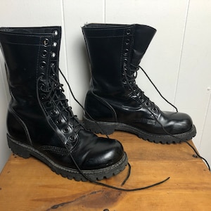 Vintage black leather unisex army boots lace up chunky combat work boots US men’s size 7.5