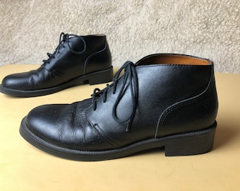 Vintage black leather unisex lace up shoes  size US women 8.5