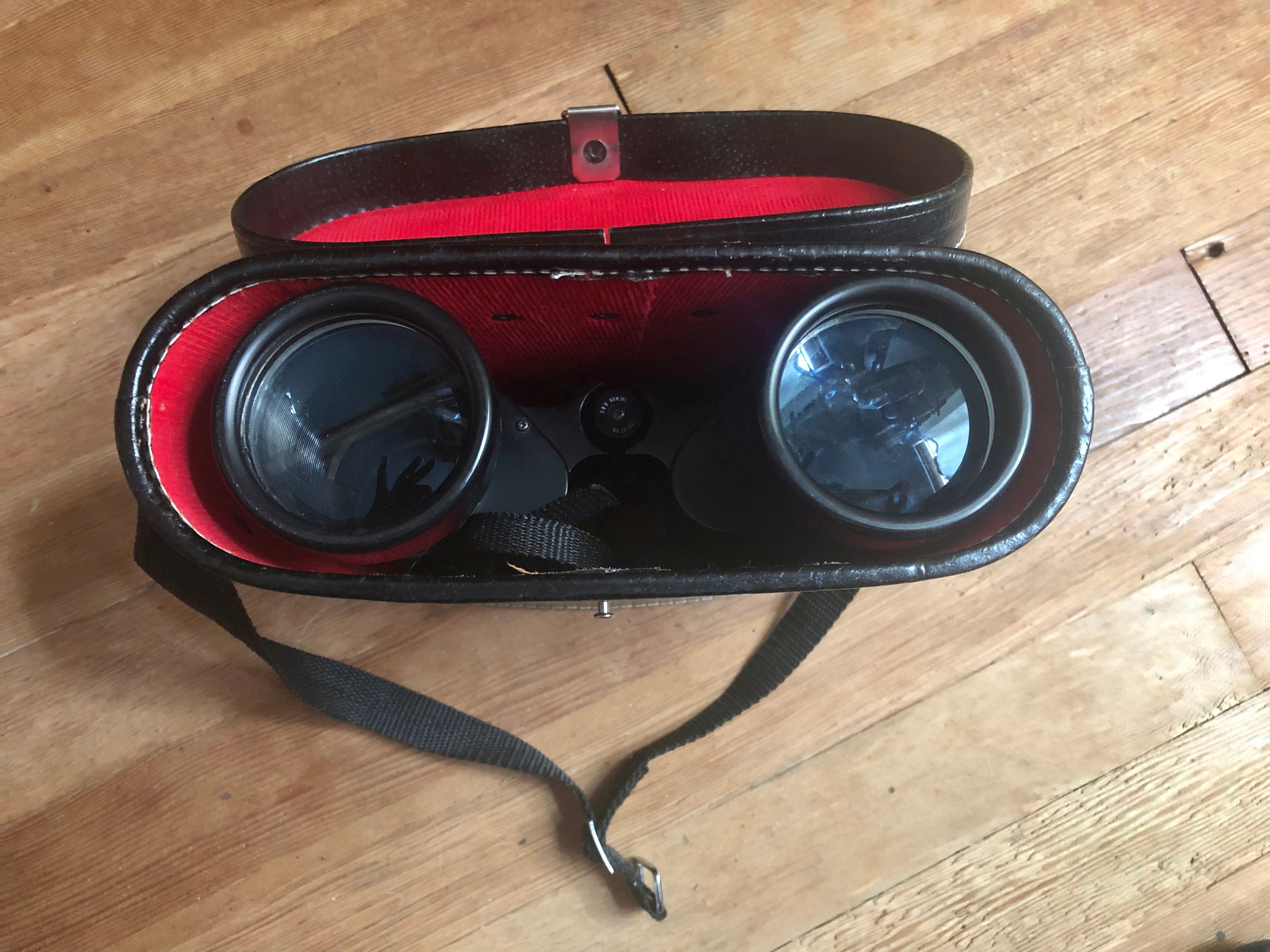 Vintage Insta Focus Bushnell Ensign Binocular Made in Taiwan