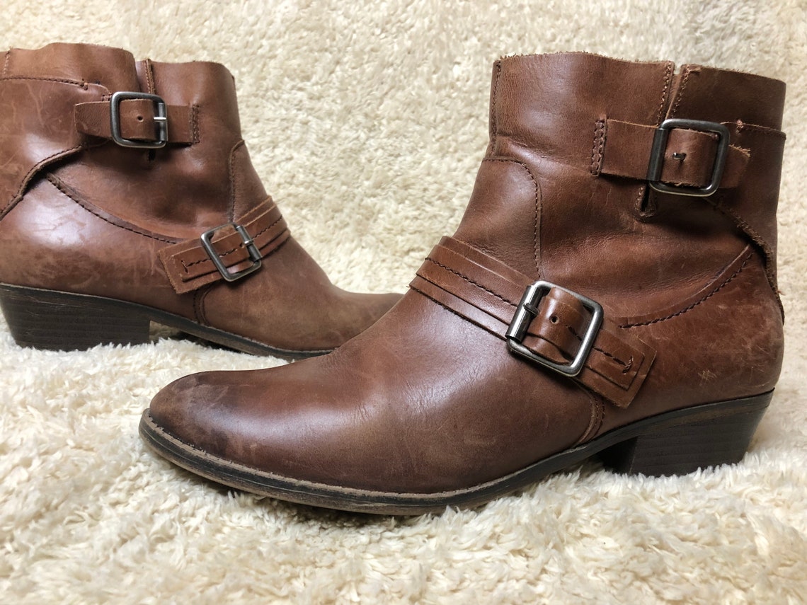 Western cowboy cowgirl brown leather ankle boots booties with buckles / two adjustable straps / size US 8 Kenneth Cole brand, Foto 2 von 5