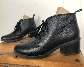 Black leather lace up witchy goth grunge ankle boots booties size US 6 UK 3.5