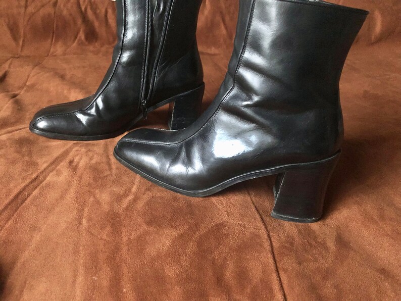 Women’s Retro Square-Toe Mid-Heel Chunky Leather Boots