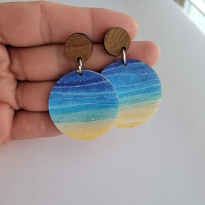 Strand inspiriert Ohrringe, Acryl und Holz Ohrringe, Lange Ohrringe, Baumeln Ohrringe, Karibik, Sommer