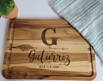 Personalized Cutting Board / Engraved chopping board / Monogram design / Wedding Gift / Housewarming Gift / Realtor Gift