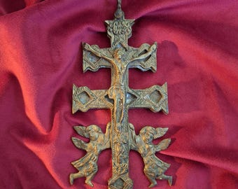 Antikes Caravaca-Kreuz, Ende des 18. Jahrhunderts, Spanien, Bronze, Christus und Engel - SELTEN