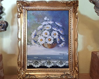 Gemälde aus den 1970er Jahren: Weidenkorb mit Gänseblümchen – Stillleben – Öl auf Holz, 17 x 21 cm – Barockrahmen – Spanien