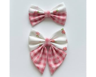 ROZE BLOEMEN PLAID vlinderdas en matrozenstrik voor kat en hond |  Met kraag of overkraagstijlen. Handgemaakt in Canada.