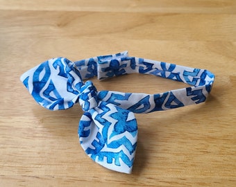 BLUE/WHITE PATTERNED bow neck scarf for cat & dog | Handmade in Canada. Pet collar accessory.