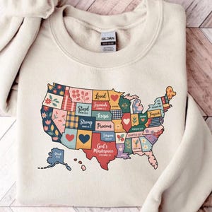 Retro Amerika USA Karten-Shirt, Bibel-Vers USA Karte T-Shirt, Floral American Map Shirt, christliches 4. Juli Shirt, amerikanisch 1776, Glaube Anhänger