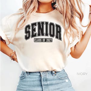 Camiseta de graduación de último año 2027, Camiseta de graduación de último año de la clase de 2027, Camiseta de graduación de último año, Camiseta de último año de secundaria 2027, Camiseta de último año femenina 2027, Camiseta de graduación 2027 imagen 11