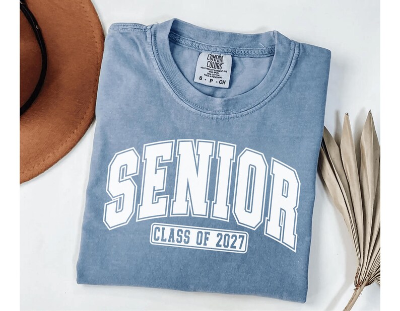 Camiseta de graduación de último año 2027, Camiseta de graduación de último año de la clase de 2027, Camiseta de graduación de último año, Camiseta de último año de secundaria 2027, Camiseta de último año femenina 2027, Camiseta de graduación 2027 imagen 2