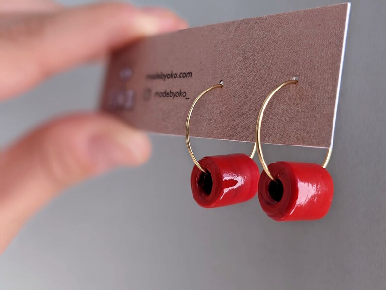 Casual glass bead earrings that match your daily outfit.