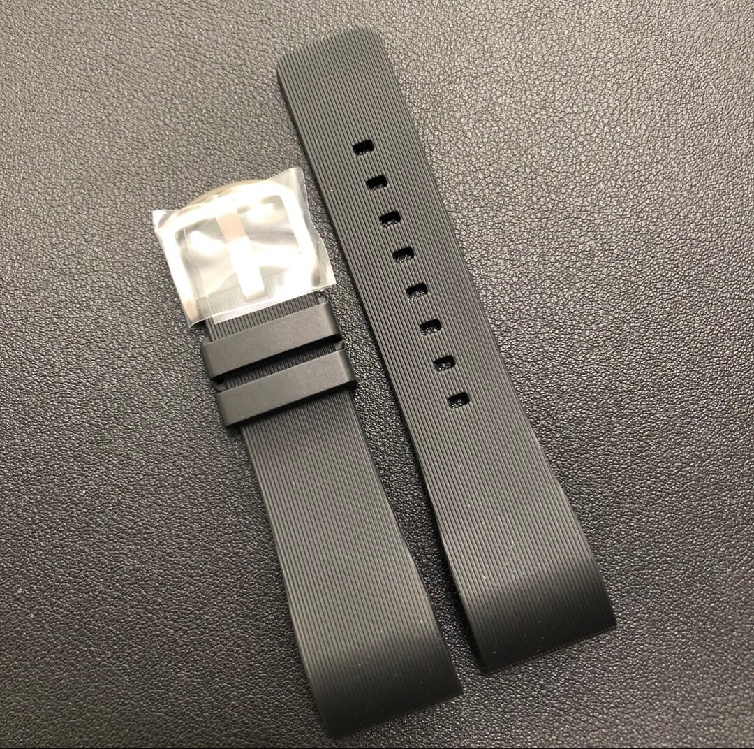 Santos rubber strap clearance