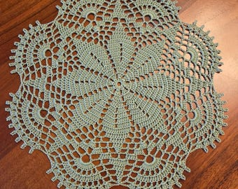 Tapete de ganchillo verde salvia, mandala de encaje de 25 cm, arte textil hecho a mano, pequeño centro de mesa de algodón, decoración del hogar de estilo vintage