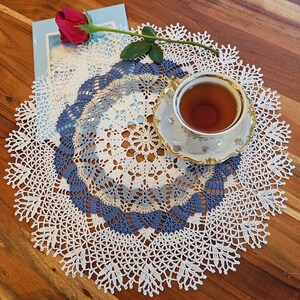 17.5 inch Doily / Handmade crocheted circle cotton doily, approx. 17.5 inch (45 cm) in diameter, white and blue color / home decor