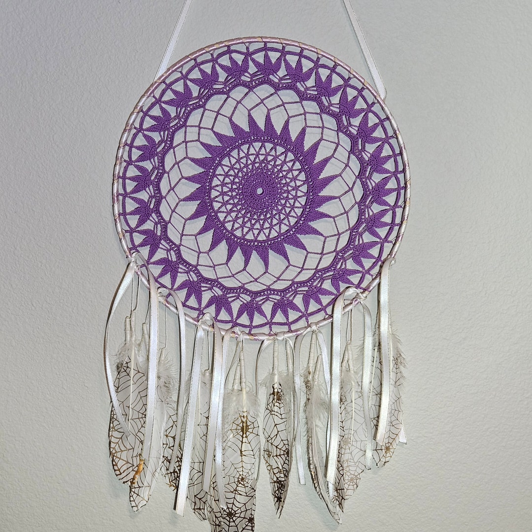 Attrape-rêve Fait Main – Brume Violette Plumes Perles Rose – Méditation