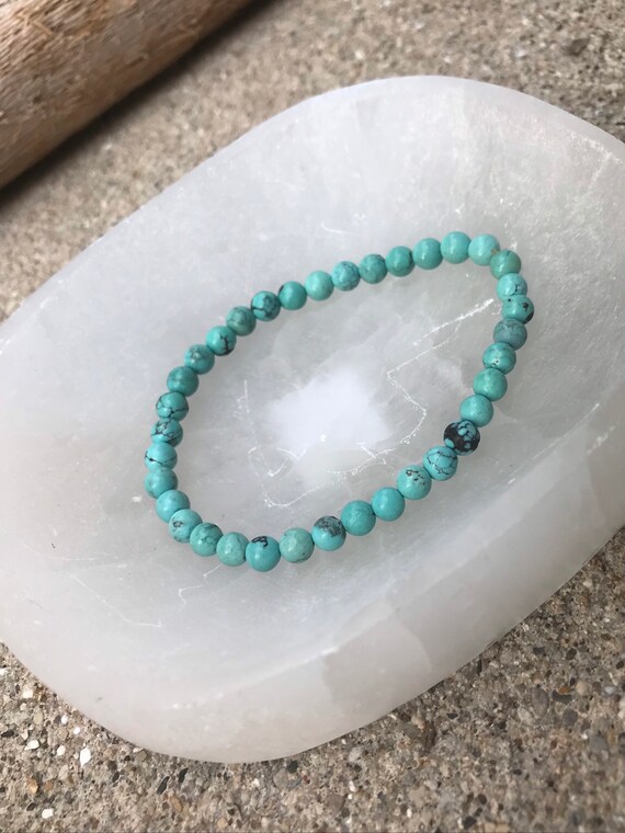 Bracciale elastico con perline Heishi in turchese naturale, per