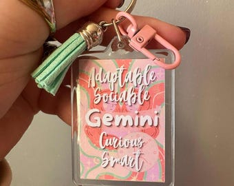 Gemini Sternzeichen Astrologie Schlüsselanhänger Taschenanhänger Accessoire | Zwillinge Schlüsselanhänger, Astrologie Geschenk, Zwillinge Geschenk, Horoskop Geschenk