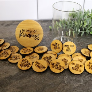 Fichas de actos de bondad / 30 días de bondad / Ficha de positividad de bolsillo personalizable / Monedas de madera / Calendario de adviento / Paga por adelantado