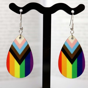 Pendientes de la bandera del orgullo LGBTQ/ Pendientes hechos a mano/ Joyería hecha a mano / Pendientes colgantes / Orgullo Gay / Pendientes de sublimación / Mes del Orgullo