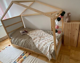 Kinderbett Kura Dach für Hausbett, Kura Dach Gestell aus Holz, Dachstuhl für Kura Hochbett. DIREKTHERSTELLER.