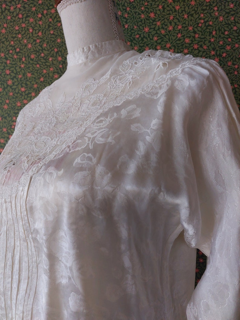 1970s French vintage victorian revival high-neck blouse zdjęcie 6