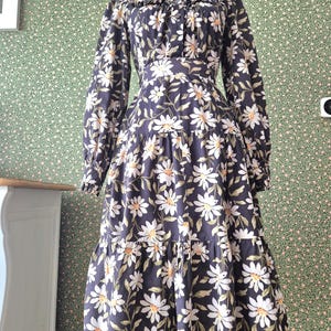 LAURA ASHLEY 1970s dress made in Wales daisy print high neck