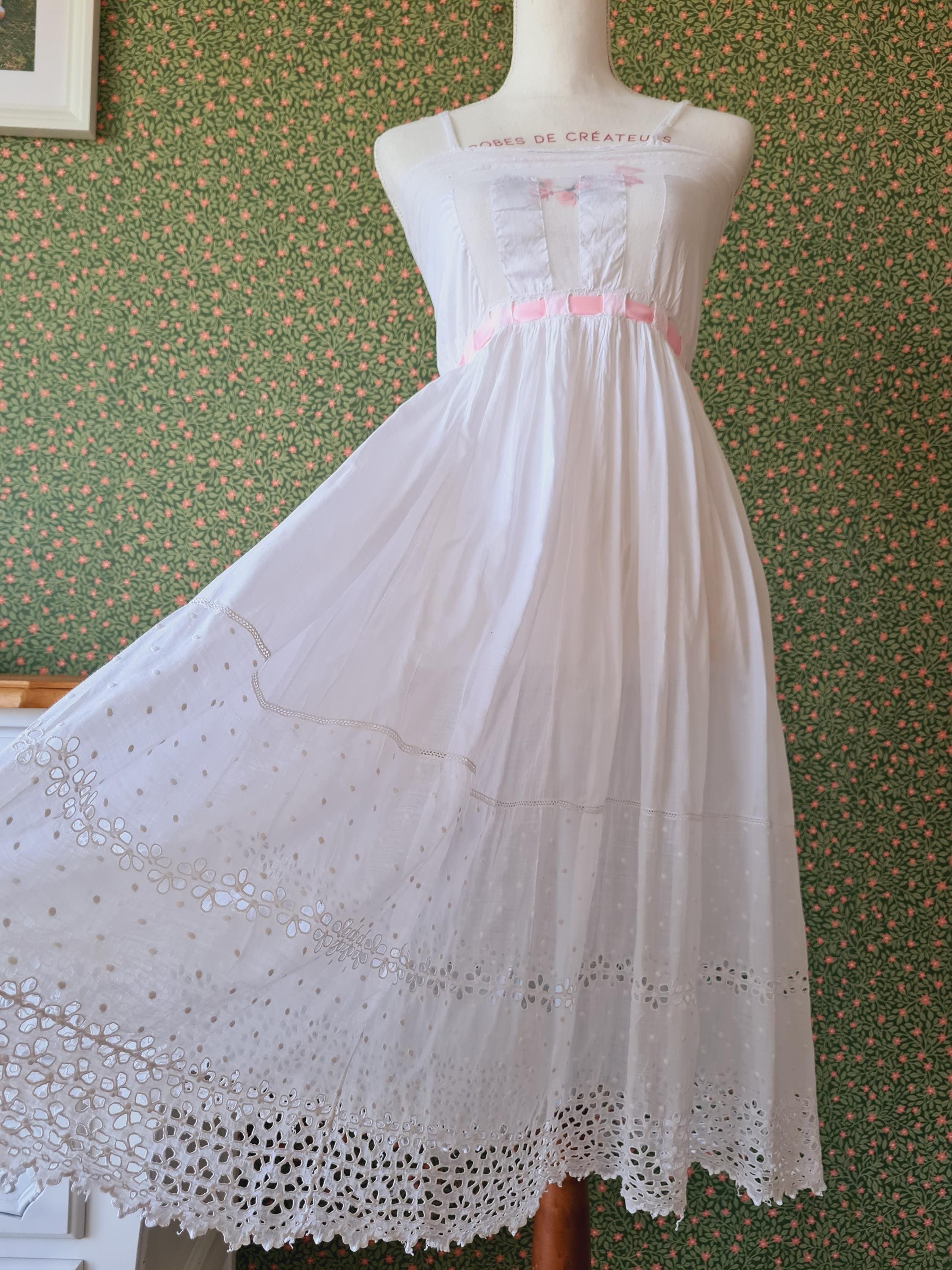 JUPON ANCIEN DE POUPÉE ANCIENNE DE MODE OU PARISIENNE AVEC TRAINE FIN