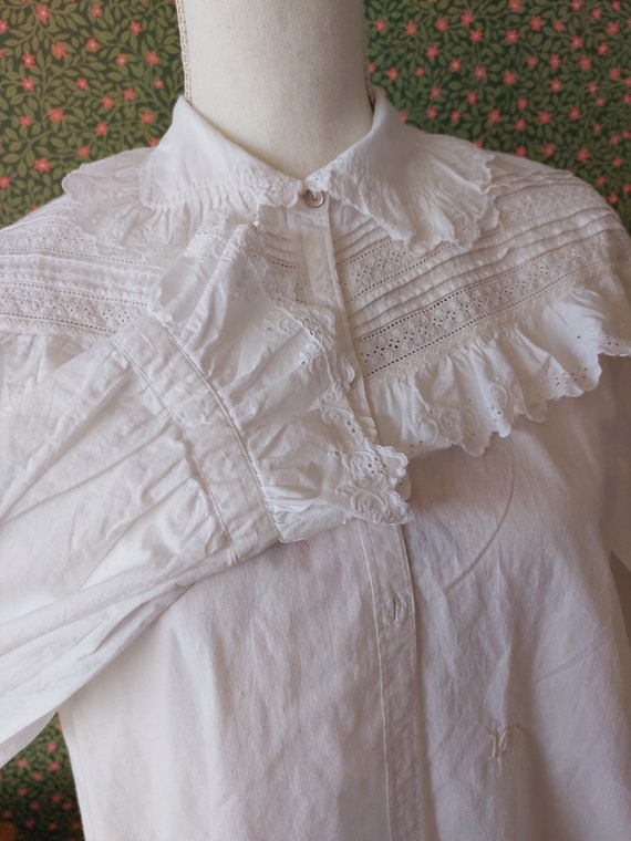 1900s antique French shirt with embroideries and … - image 8