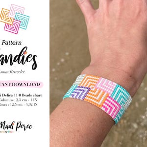 Puede incluir: Un patrón de brazalete de telar colorido llamado "Candies" con instrucciones para hacer el brazalete usando cuentas Miyuki Delica 11/0. El brazalete tiene 2,5 cm de ancho y 12,5 cm de largo.
