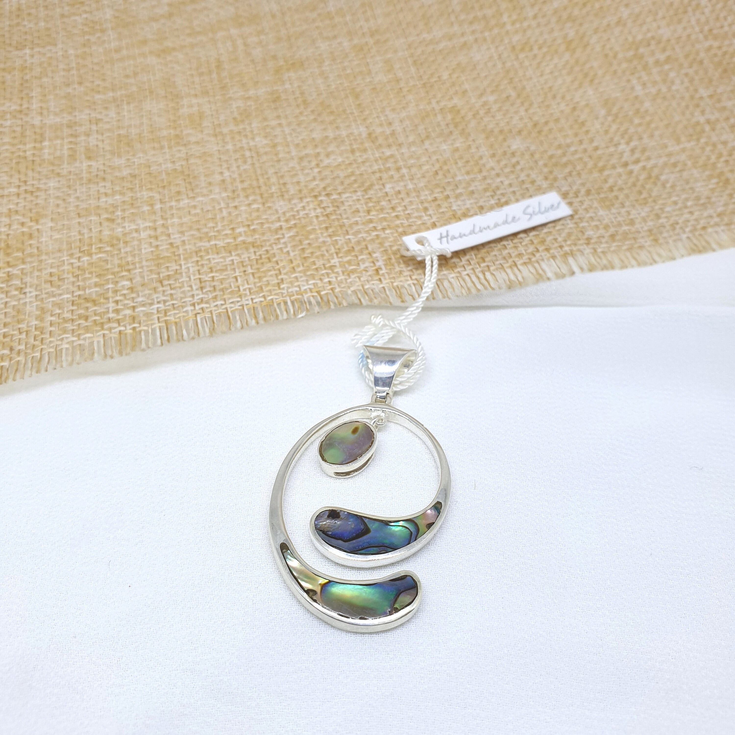 Details about Small Triangular PAUA ABALONE SHELL 925 Sterling Silver Pendant Jewellery Details about Small Triangular PAUA ABALONE SHELL 925 Sterling Silver Pendant Jewellery