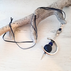 Long chain, interchangeable stick pendant with leather strap, interchangeable jewelry, interchangeable pendant, dark blue + silver