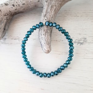 Bracelet with faceted glass beads, strung on an elastic band, Danube Blue - Pearl, handmade