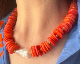 Gargantilla de coral naranja, joyería artesanal de diseño, collar de perlas barrocas, regalo de joyería único, regalo de aniversario para ella