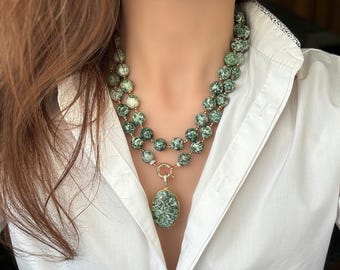 Collar de ágata musgosa, regalo de aniversario verde hecho a mano para ella, regalo único de cumpleaños o del Día de la Madre, joyería llamativa para ella